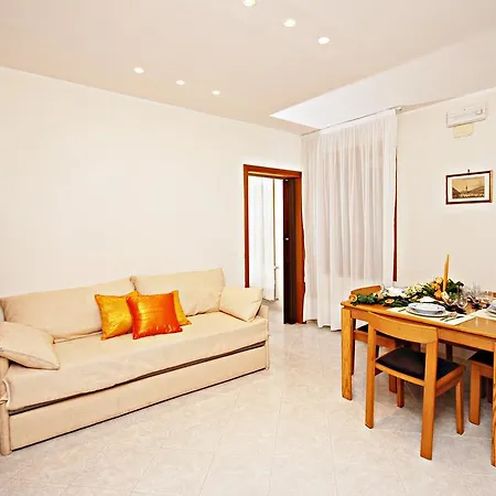 Vanessa Apartment *